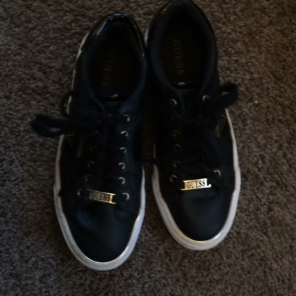 Women’s Guess shoes-size 9